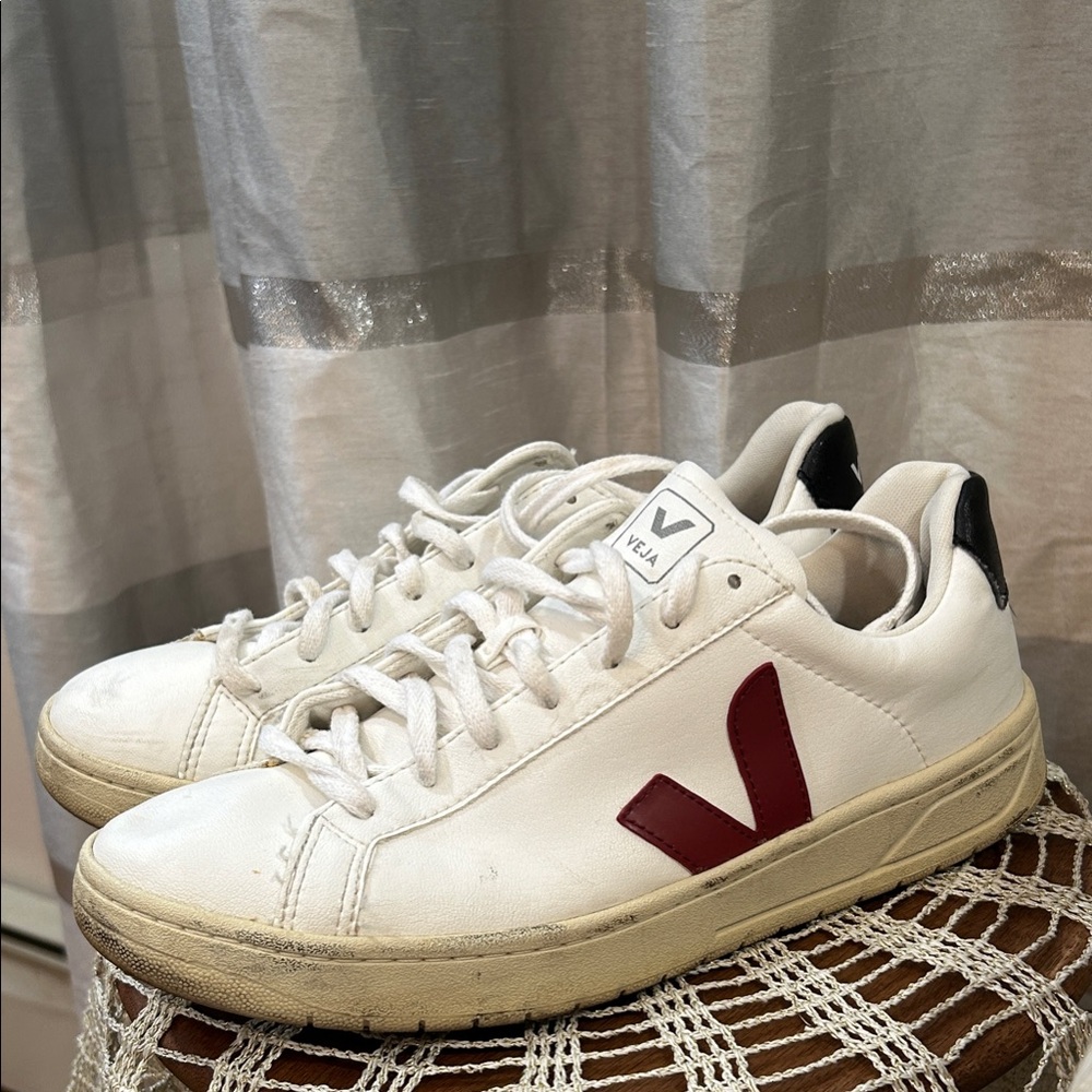 Veja Marsala White and red mens Sneakers